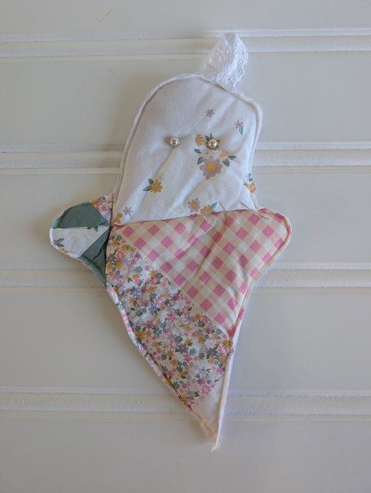 Quilted Pancake Ghostie Hanging - Pastel