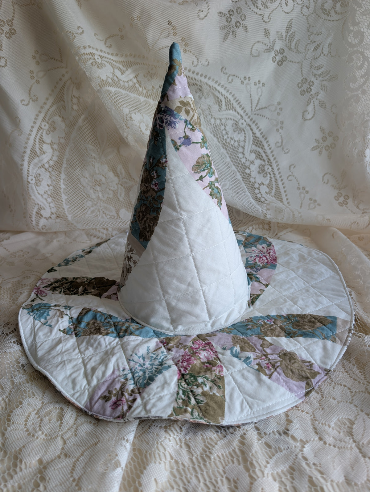 Quilted Whimsy Witch Hat - Rings 2