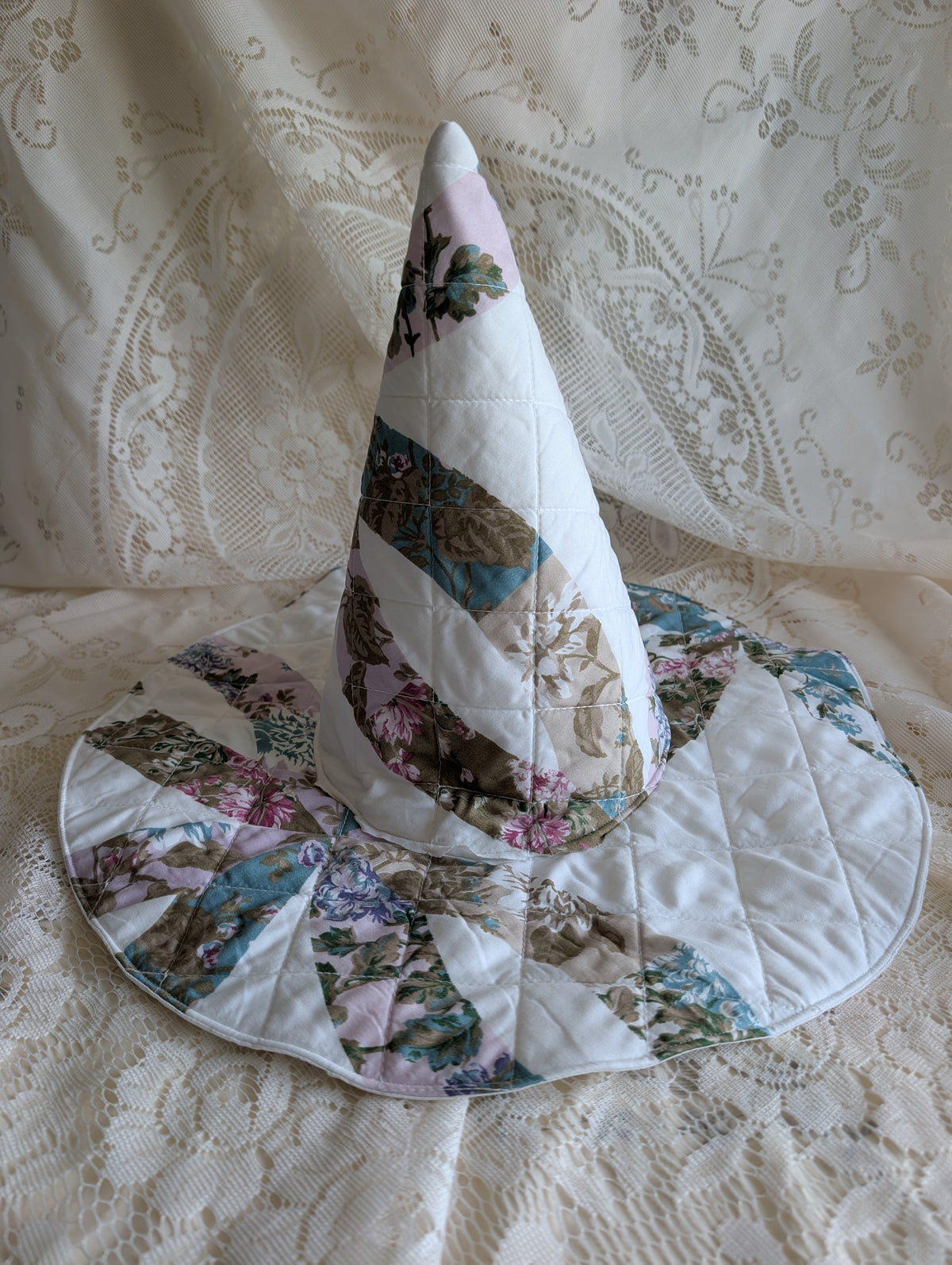 Quilted Whimsy Witch Hat - Rings 3
