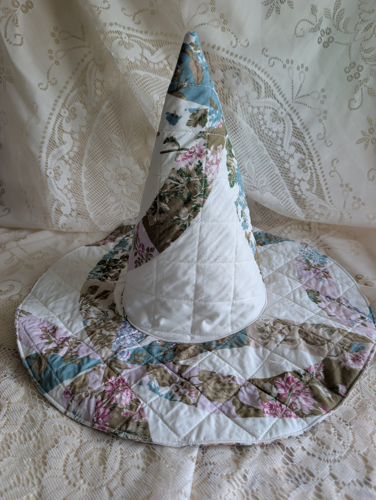 Quilted Whimsy Witch Hat - Rings 1